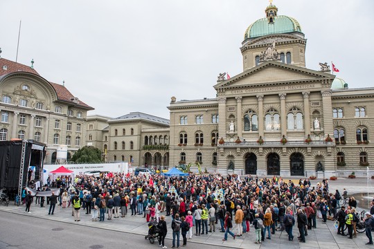 Bild von Protestaktion Pro Radiostudio Bern auf dem Bundesplatz